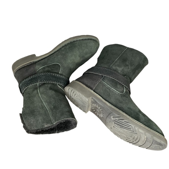 UGG Cedric style 1012360 black suede sheepskin and shearling‎ boots. Size 8 - Picture 10 of 12